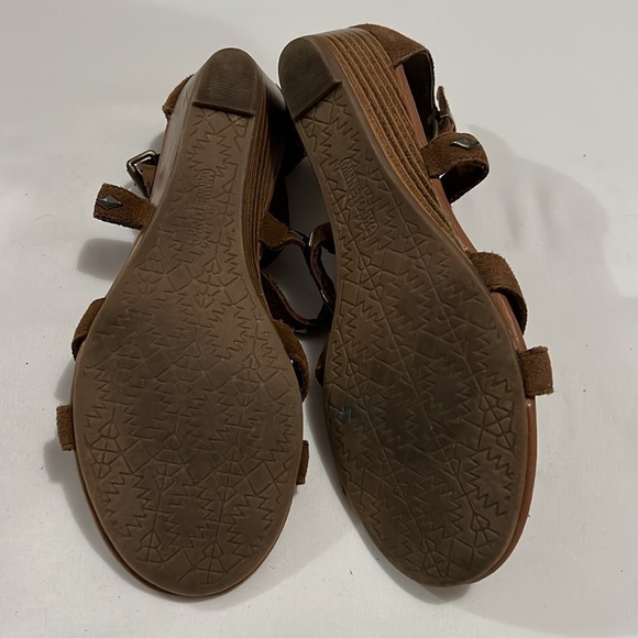 Minnetonka Fringe Sandals - Picture 5 of 8